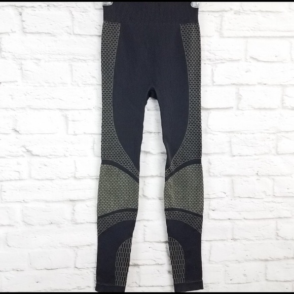 lululemon athletica Pants - Lululemon All about that base tight 6
